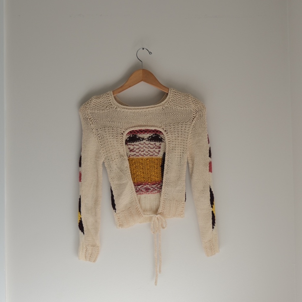 Open Back Geometric Patterned Cream Sweater - Picture 2 of 5